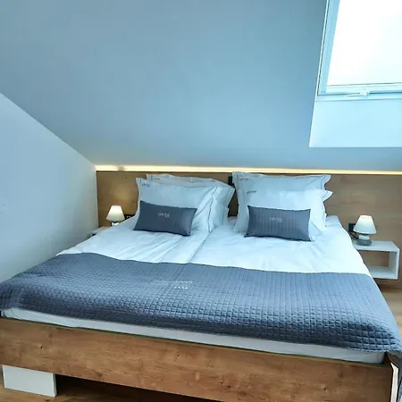 Apartment Lipa Plac *